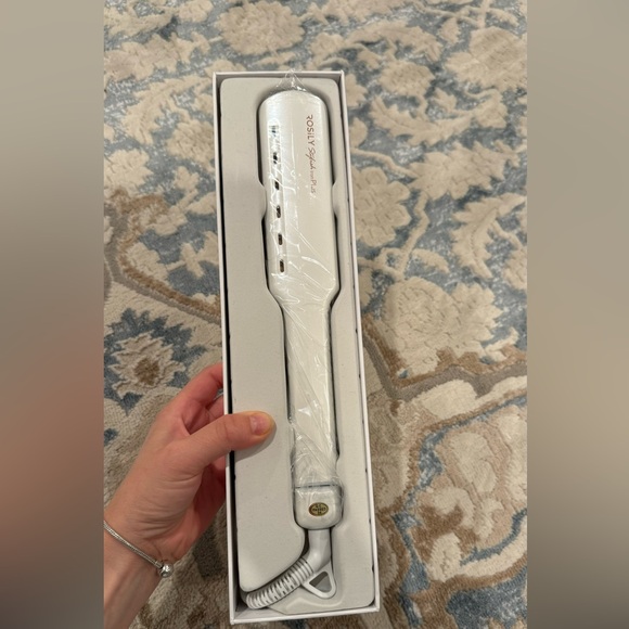 ROSILY Nano Titanium Flat Iron New in Box - Picture 4 of 6